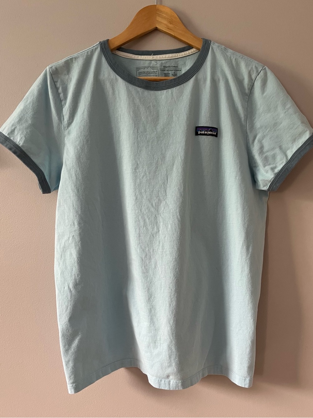 Women’s t Patagonia P-6 Label Organic Ringer Tee